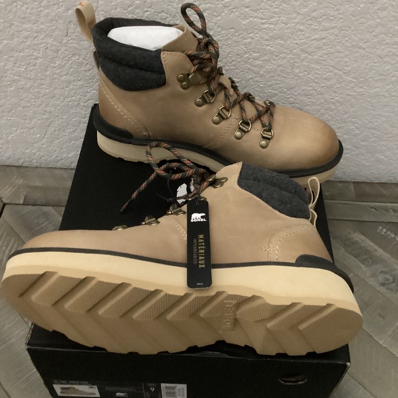 SOREL Women's Hi-Line Lace-Up Cozy Hiker Booties, size 9 - Picture 7 of 10